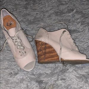 Women’s shoes